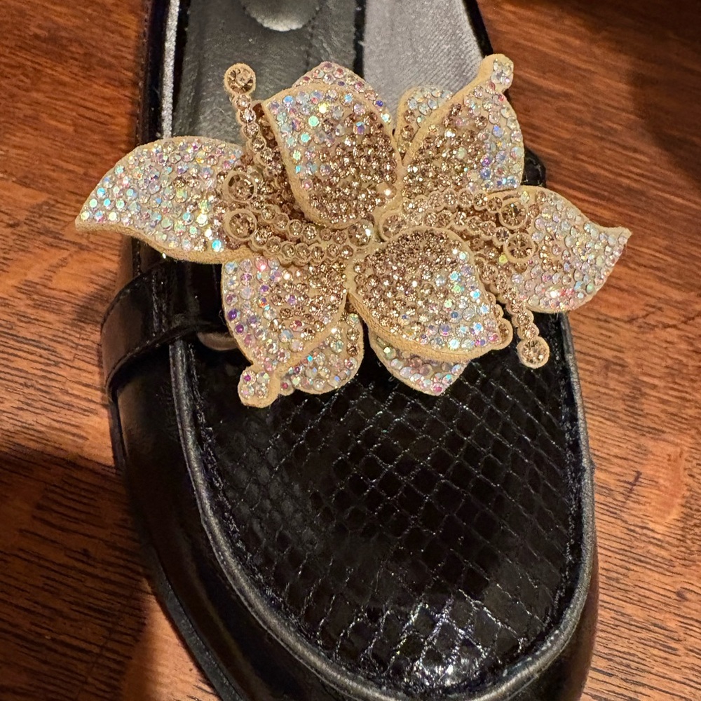 Gold Rhinestone Shoe Clips 3” - Picture 7 of 9